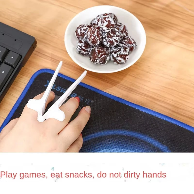 Finger Chopsticks for Gamer Gaming Snack Clips Plastic Chopstick Snack Food Finger Tongs Lazy Artifact Assistant Finger Tool